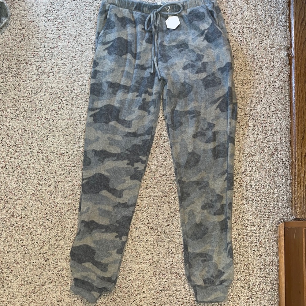 Pinkblush Camo Fleece Joggers Size Medium